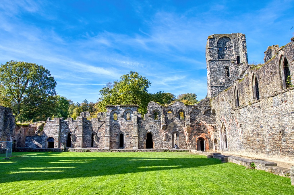 HDR Abbaye Villers-la-Ville villers la ville kerk eglise kerkfotografie religie religion bedevaart rooms katholiek kathedraal pelgrimage cathedrale klooster basiliek basilique